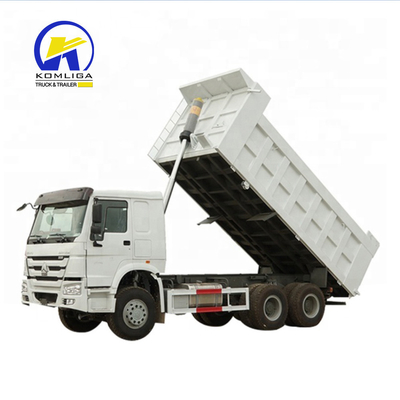 Caminhão de combustível de 300L Sinotruck HOWO 25-30 toneladas Caminhão de desvio lateral com pneus radiais 1200r20