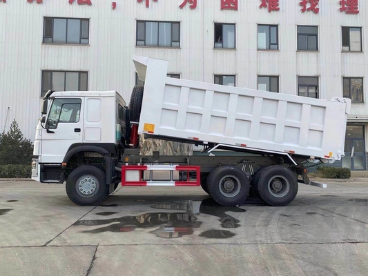6X4 Sinotruk HOWO 10 Pneus Volume Caminhão de remoção de areia Caminhão de descarga com tanque de combustível de 300L