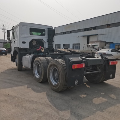 6X4 HOWO Road Man Tractor Head Truck para África 2016 Ano Cummins Isme 420 Motor