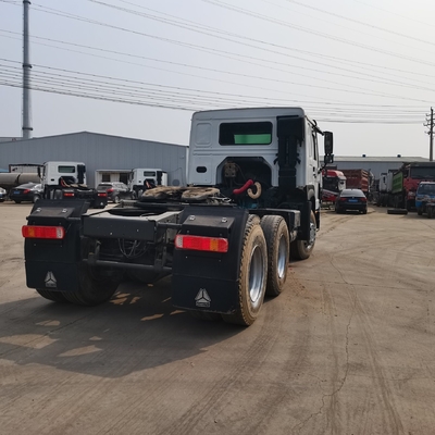 6X4 HOWO Road Man Tractor Head Truck para África 2016 Ano Cummins Isme 420 Motor