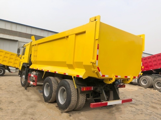 Um Sleeper com A / C Sinotruck HOWO 371 420HP Pesado 10 Wheeler Tipper Truck 40t