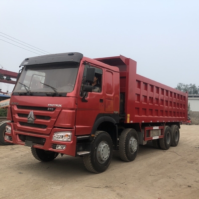 Sinotruk 12 Wheeler Usado HOWO 70 Ton 100 Ton Dump Truck 8X4 com Design de Pneus Radial