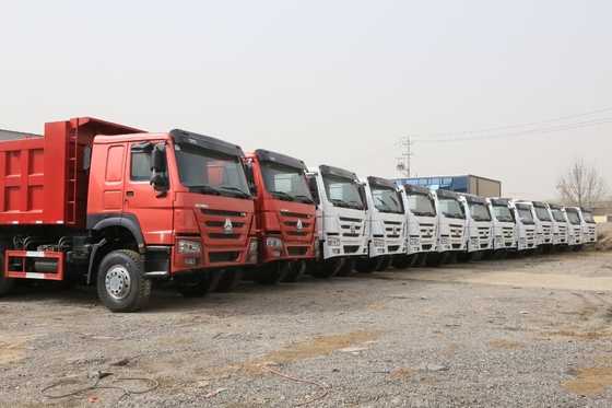 Caminhão usado HOWO 6X4 336HP com transmissão manual em boas condições