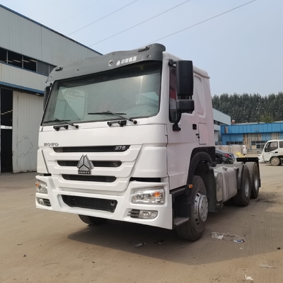 Alta capacidade do motor HOWO 3 eixos 6X4 cabeça de caminhão tractor para compradores africanos