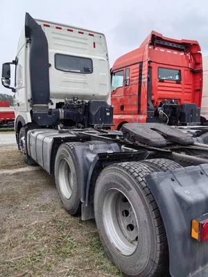 Padrão de emissões Euro 2 Usado 2022 Ano 6X4 HOWO 570HP caminhão-trator para o mercado russo