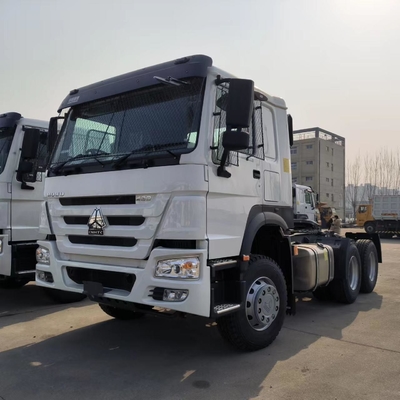 Grande capacidade de carga 3 eixos 6X4 HOWO caminhão-trator para África Base de tração 50 /90 Opcional