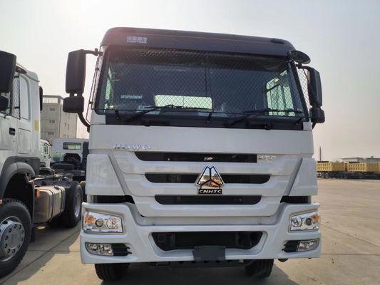 Grande capacidade de carga 3 eixos 6X4 HOWO caminhão-trator para África Base de tração 50 /90 Opcional