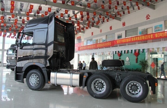 6×4 Transmissão manual Sinotruk HOWO T7h Tractor truck