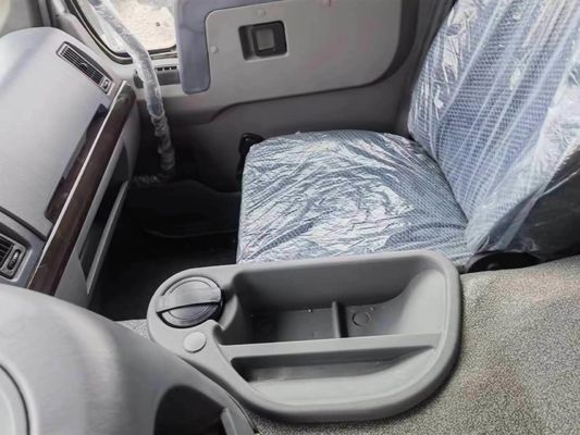 Camião de segunda mão HOWO em boas condições 6×4 Tração Zf8118 Sistema de direção