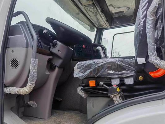 Camião de segunda mão HOWO em boas condições 6×4 Tração Zf8118 Sistema de direção