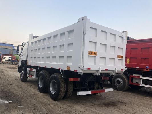 Sinitruk HOWO usado 6X4 10 rodas 30t camião de descarga Zz3257n3847A com 300L tanque de combustível