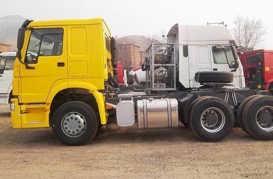 Design de pneu radial 371HP Sinotruk usado HOWO 6 * 4 caminhão tractor com 9 toneladas eixo dianteiro