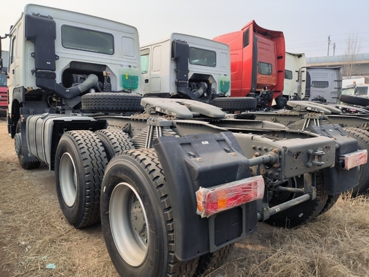 Alta capacidade de carga 21-30t Sinotruk HOWO Trator caminhão D12.42-20 Motor 6X4