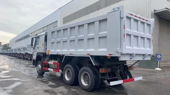 Design de pneus radiais Sinotruk HOWO 375HP 380HP 400 HP 6X4 caminhão para carga pesada