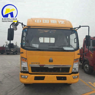 Caminhão de carga Sinotruk HOWO 4X2 com transmissão manual e capacidade de tanque de combustível de 120 L