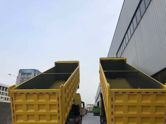 Produtos 8X4 caminhão pesado de 12 rodas Sinotruk caminhão de descarga usado com 375 cavalos de potência