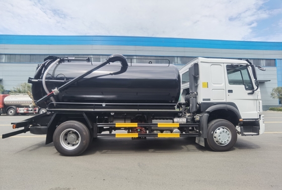 Sinotruk 4X2 Heavy Duty HOWO Septic Pump Truck com caixa de engrenagens Hw19710 Motor Modelo Wd615