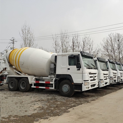 6x4 Drive Mode e Zf8118 Direção Sinotruck Usado Concrete Mix Truck a preços acessíveis