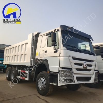 Um Sleeper com A / C Sinotruk HOWO 10 rodas 371HP camião de 21-30t capacidade de carga