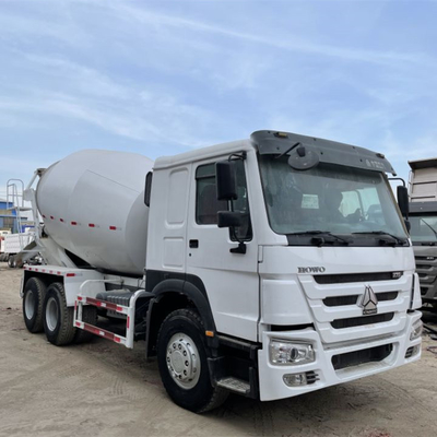 8m3 10m3 6X4 HOWO Caminhão-tanque de cimento a granel usado com 9 cilindros e direção Zf8118