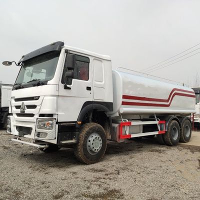 Transmissão manual Red Sino Sinotruck HOWO 20m3 5000 galões Sprinkler de água com 1
