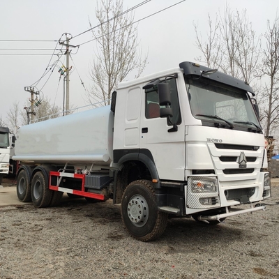 Zf8118 Direção Sinotruck HOWO 20000 litros Caminho Caminho Cisterna de água Caminhão Sprinkler