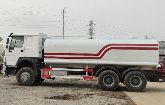 Carga útil de 30 toneladas Caminhão de água usado Tanque Sinotruck HOWO 6X4 10 Roda 375HP 20000 litros