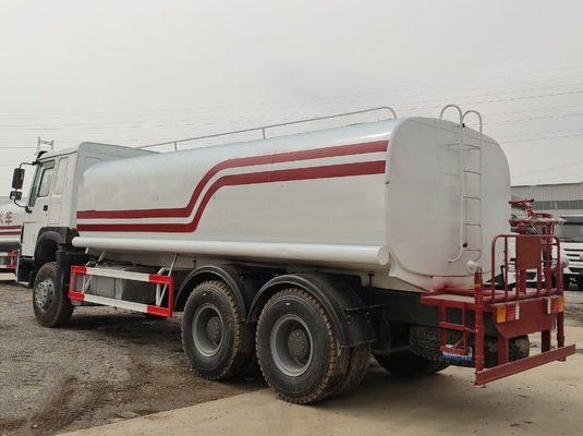 Carga útil de 30 toneladas Caminhão de água usado Tanque Sinotruck HOWO 6X4 10 Roda 375HP 20000 litros