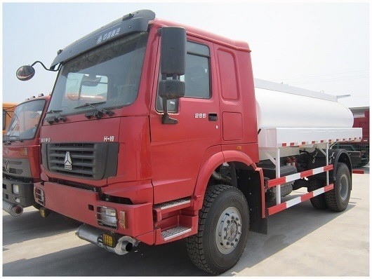 Direção Zf8118 Sinotruk 20000 litros Diesel Tanker Óleo 15000 litros Combustível Tank Truck