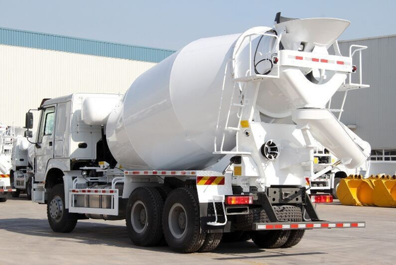 5600X2300X1500 Caminhão de mistura de betão de dimensão de balde com sistema de direção Zf8118