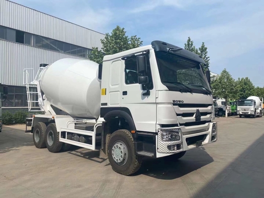 Transmissão manual 6-10 Cbm Sinotruk HOWO Mixer Truck com eixo de tração de dupla redução