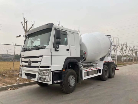 Transmissão manual 6-10 Cbm Sinotruk HOWO Mixer Truck com eixo de tração de dupla redução