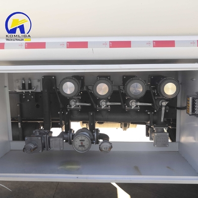4X2 6X4 Sinotruck HOWO Sprinkler Tank Truck com modelo de chassi Zz1257m4347W