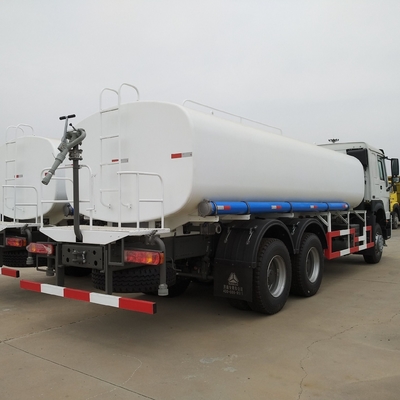 Sinotruk HOWO Câmara de camião de depósito de água com um cama e dois lugares Capacidade do motor&gt; 8L