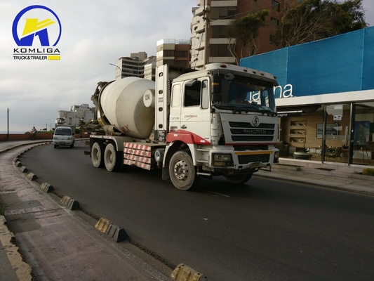 Design de pneus radiais Shacman F3000 caminhão de mistura de concreto para grandes projetos de construção
