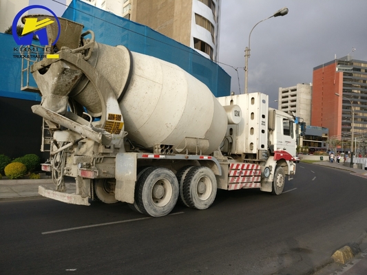 Design de pneus radiais Shacman F3000 caminhão de mistura de concreto para grandes projetos de construção