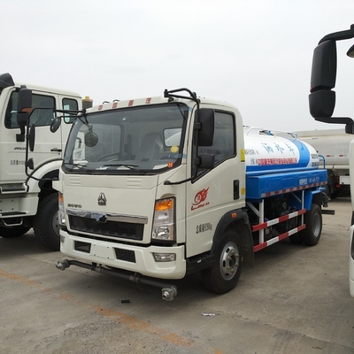 Sinotruk HOWO 6X4 Sprinkler Water Truck com válvula API Um dormitório e dois assentos