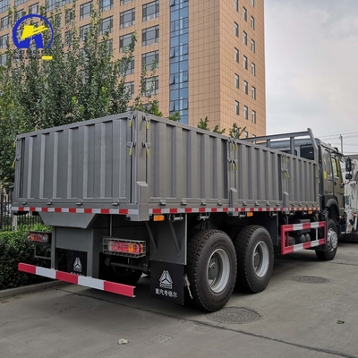 6X4 Drive Wheel Sinotruk HOWO Flatbed Fence Truck para o seu transporte de carga