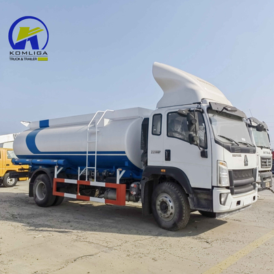 16 toneladas Capacidade de carga Eixo traseiro Sinotruk HOWO 6X4 Caminhão de tanque de água Caminhão de água potável