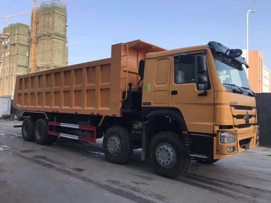 351-450hp HOWO 8X4 Heavy Duty Dumper com 12 rodas e tanque de combustível de 300L