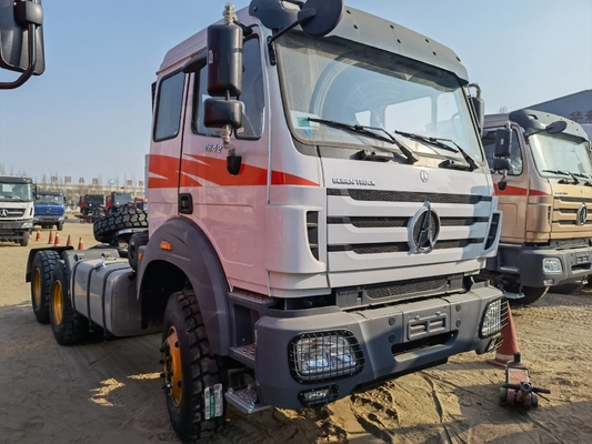 Cabeça de tractor Beiben 6X4 com 90 quinta roda de direção única e pneus certificados ECE