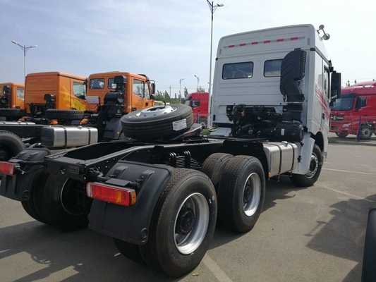 Cabeça de tractor Beiben 6X4 3 eixos com sistema de direção Zf8098 e caixa de velocidades rápida 12js200t
