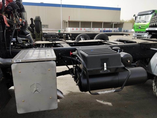 Cabeça de tractor Beiben 6X4 3 eixos com sistema de direção Zf8098 e caixa de velocidades rápida 12js200t