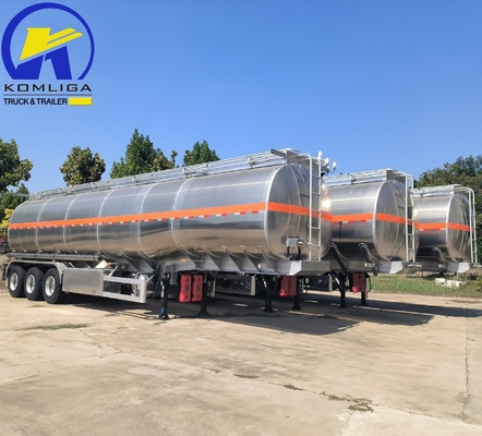 3 eixos Sinotruk 45000 litros Feul Tank Semi-trailer para eficiência leve e desempenho
