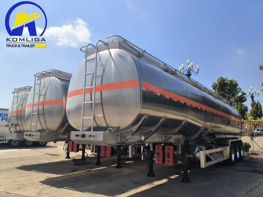3 eixos Sinotruk 45000 litros Feul Tank Semi-trailer para eficiência leve e desempenho
