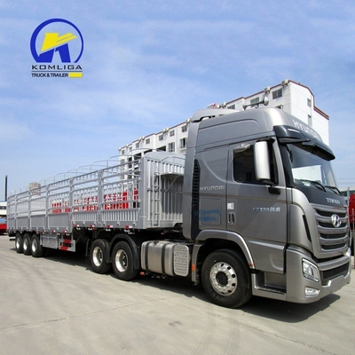13000x2500x3900mm Tri-Axle Trailer de carga fechado com parede lateral e certificação GCC
