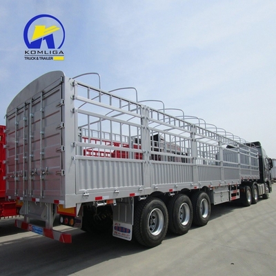 13000x2500x3900mm Tri-Axle Trailer de carga fechado com parede lateral e certificação GCC