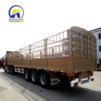 13000x2500x3900mm Tri-Axle Trailer de carga fechado com parede lateral e certificação GCC