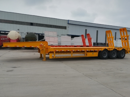 Semi-reboque de carga pesada de 50 toneladas de 3 eixos com rampa e espessura de plataforma de 4 mm