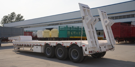 4 mm Espessura da plataforma Pesado de baixa carga Semi-trailer de cama Chassis Trailer com 1820 mm de banda de rolamento